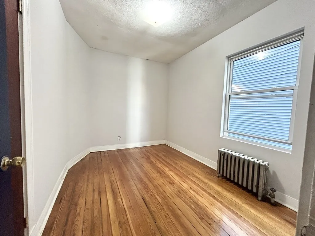 18 Eastman St, Boston