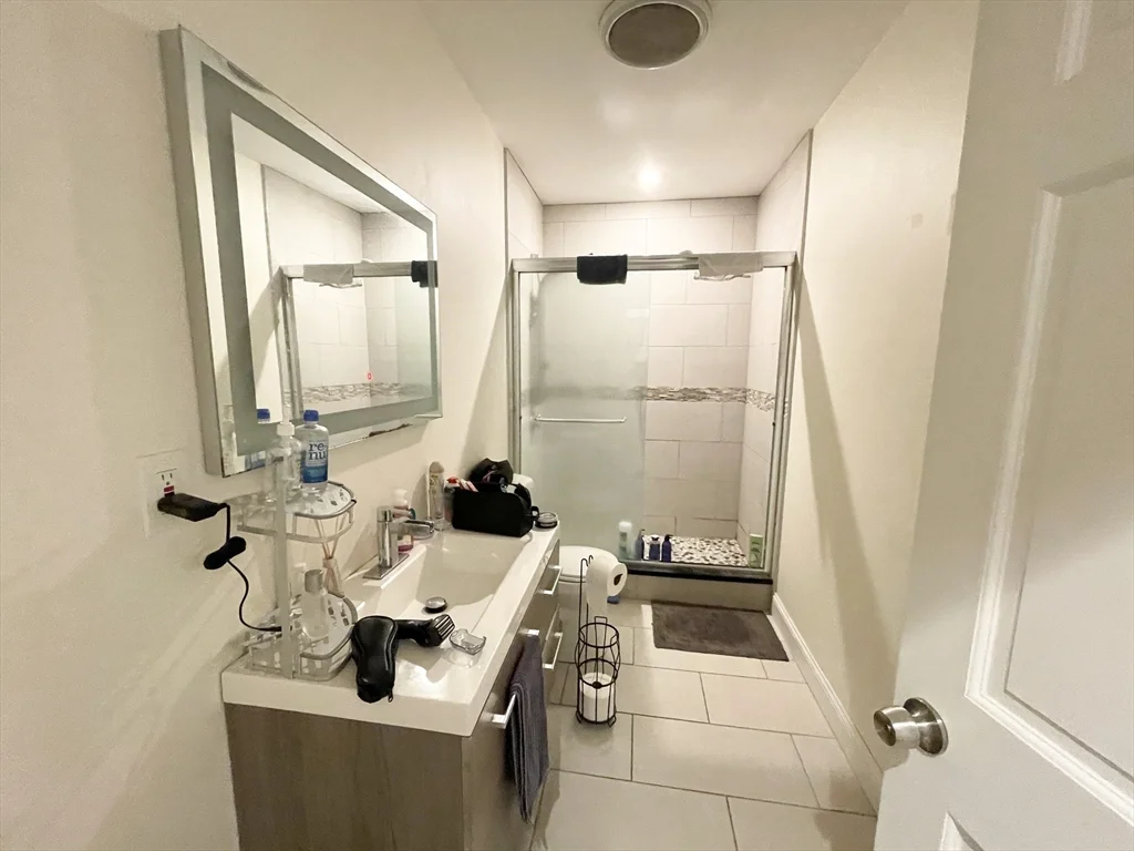 21 Iroquois, Mission Hill