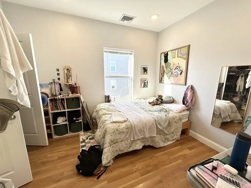 65 Burrell St, Roxbury