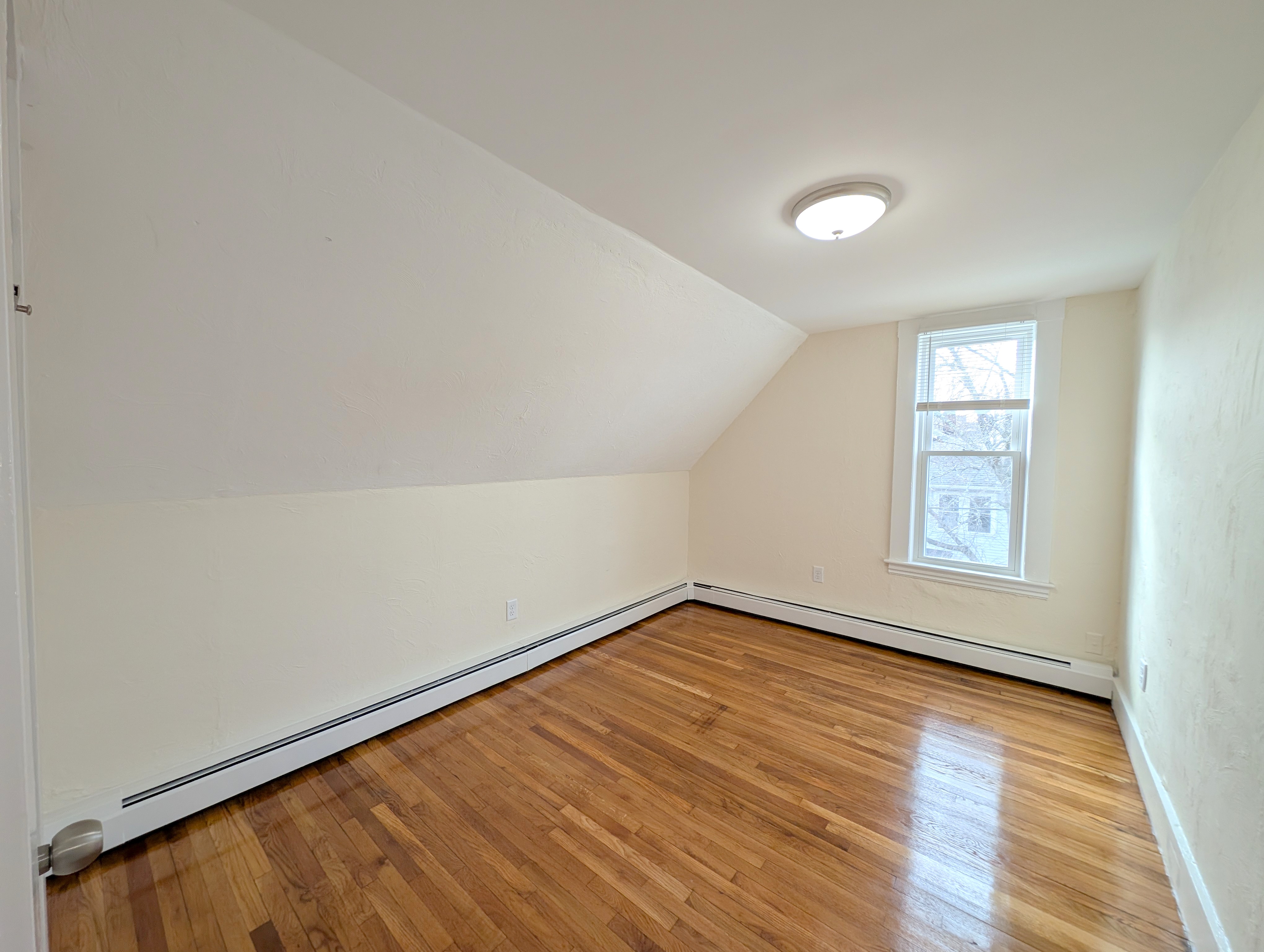 47 Orchard St, Medford