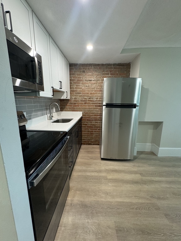 685 E 7th St, South Boston