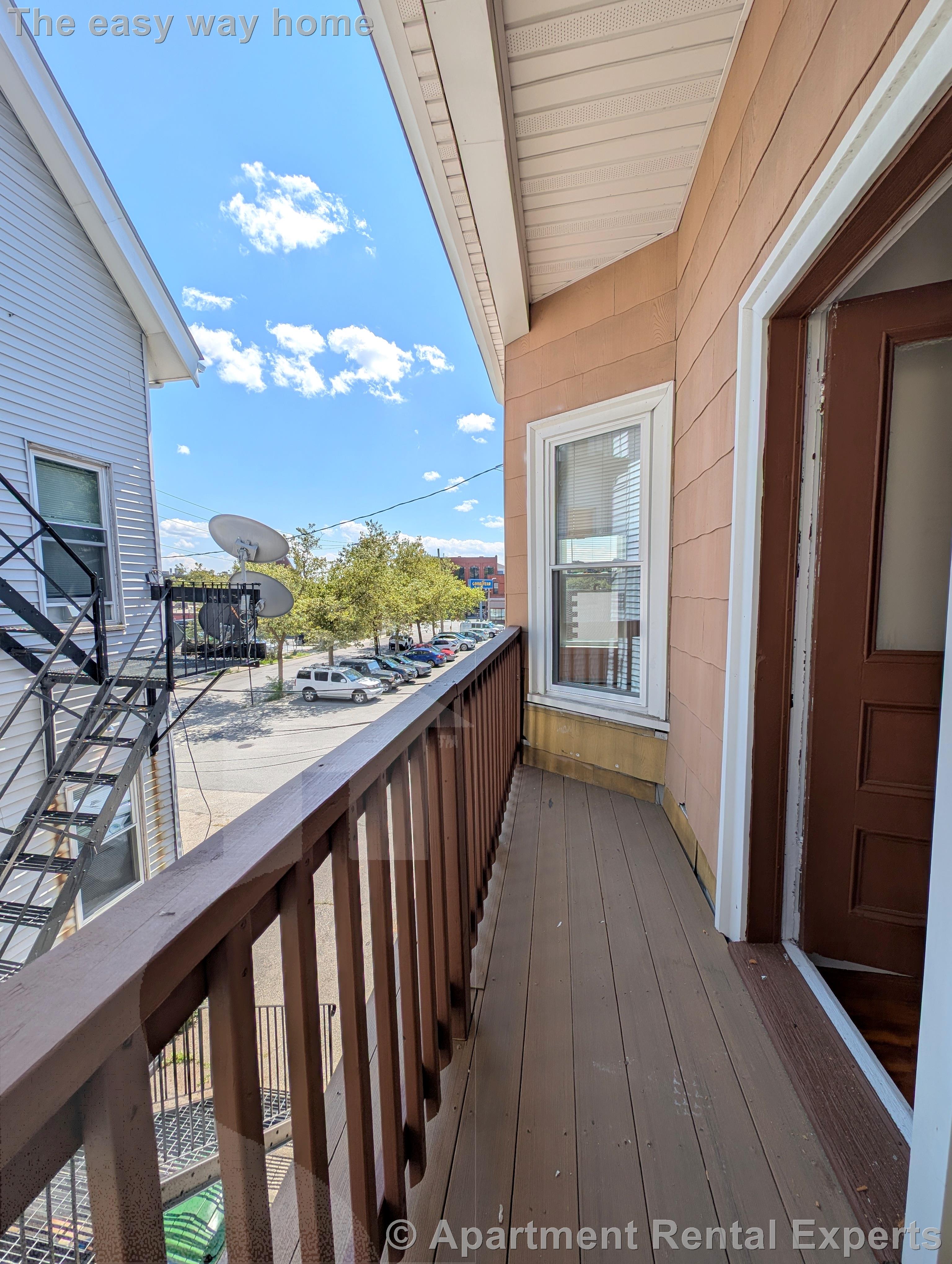 16R Warren Ave, Union Square