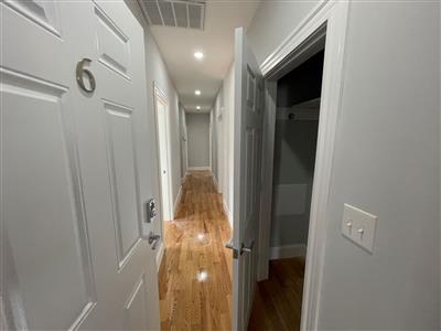 372 Oxford St, Ward Two