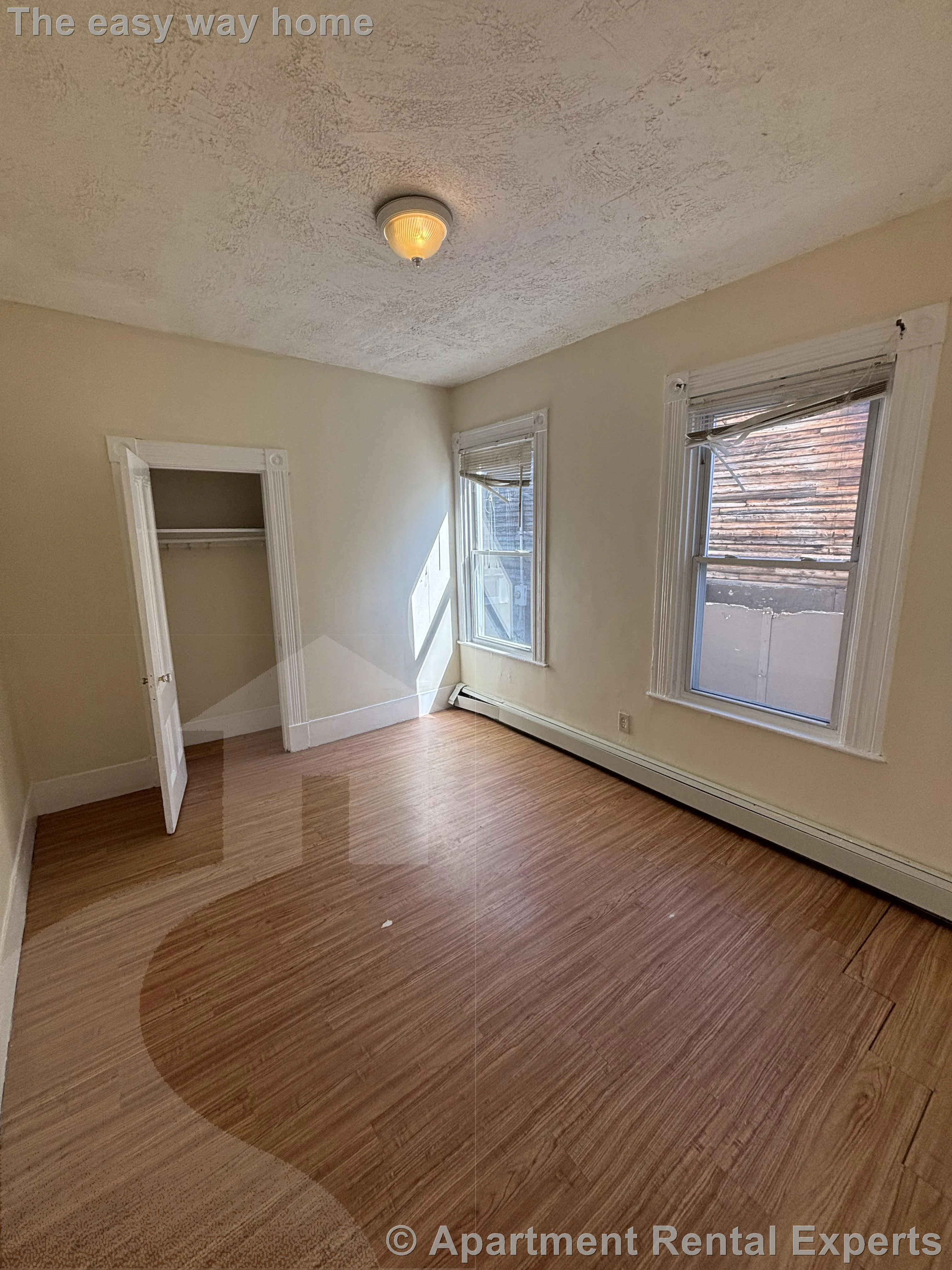 569 Main St, Tufts