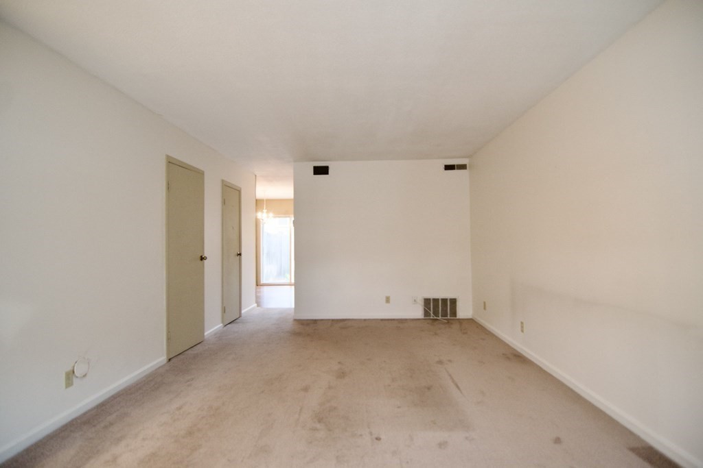 1157 Dickinson St, Forest Park