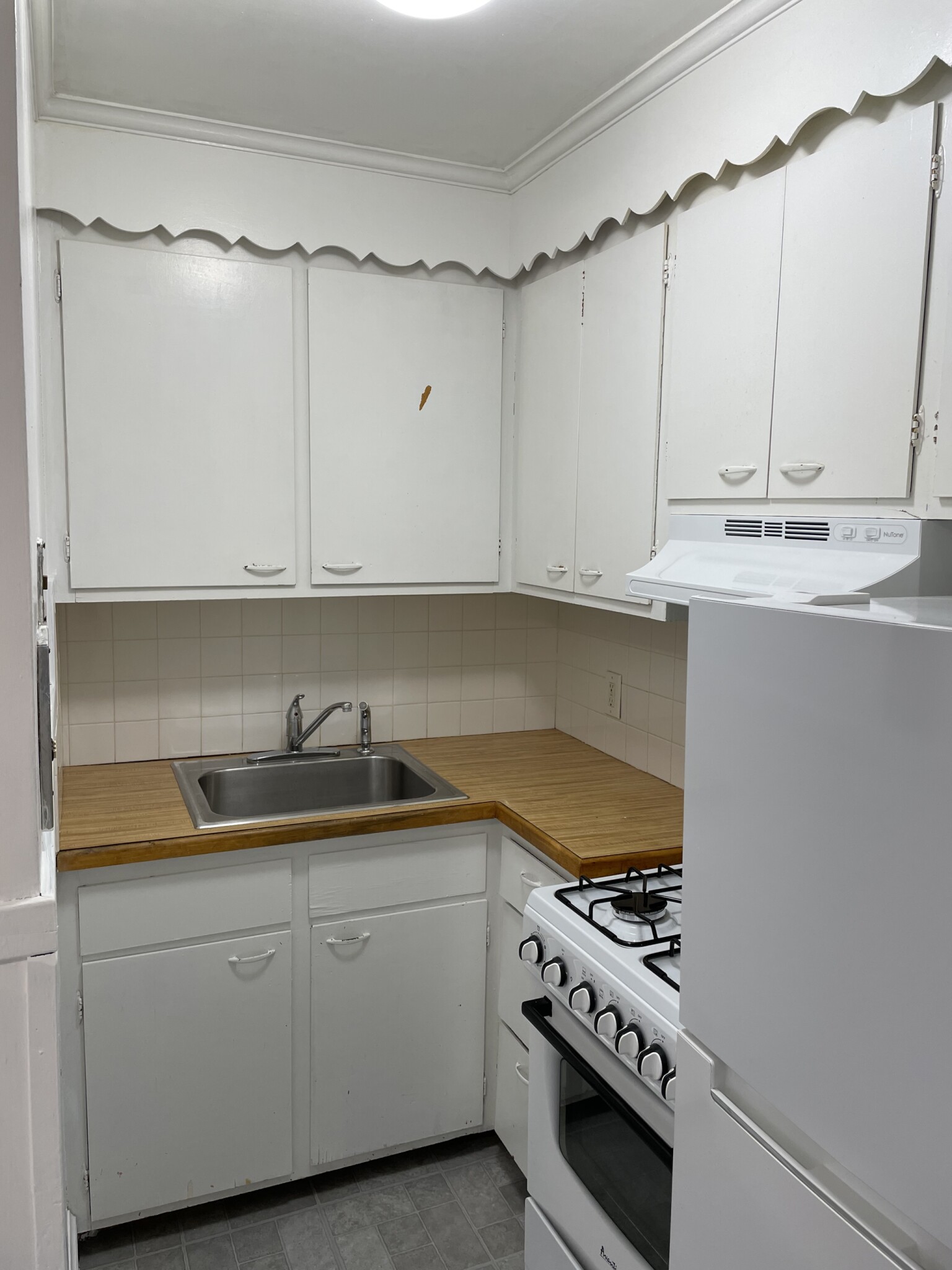 87 Winthrop Shore Dr, Winthrop