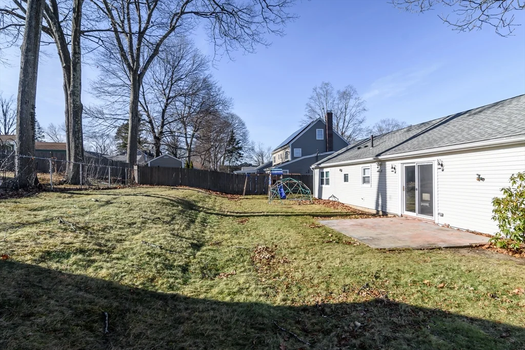 10 Spring Valley Rd, Natick