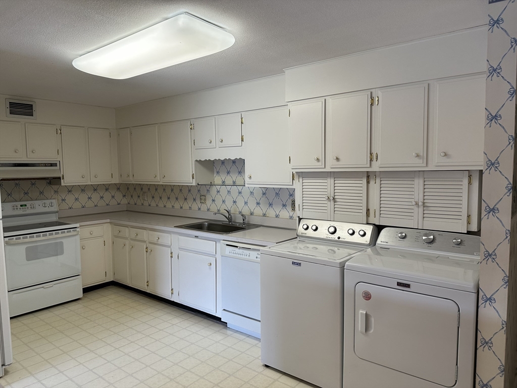 402 Paradise Rd, Swampscott