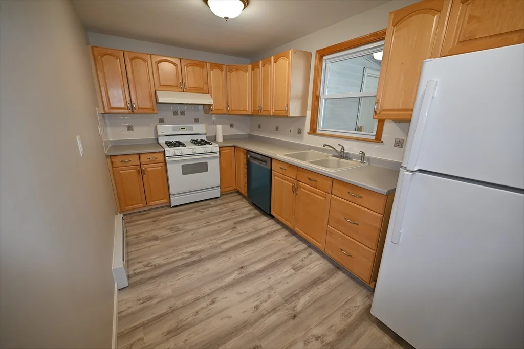 65 Lowell St, Methuen