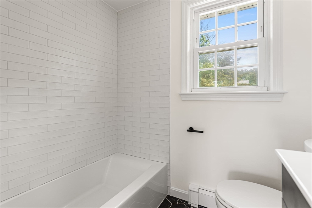 194 Glenellen Rd, West Roxbury