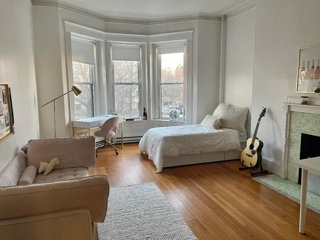 1077 Beacon St, Longwood
