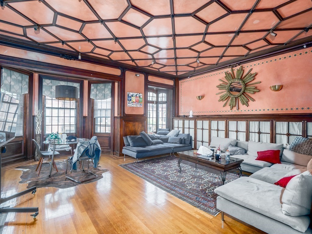 30 Gloucester St, Boston