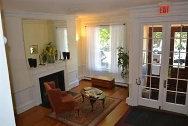 315-317 Beacon St, Back Bay