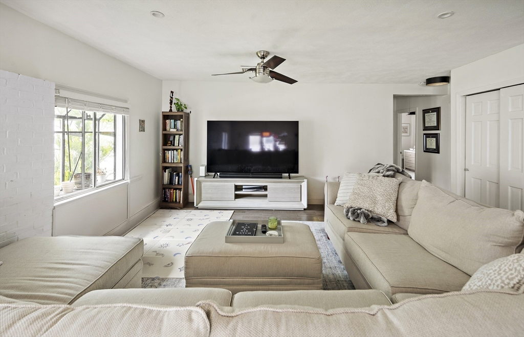 50 Triton Ave, Point Shirley