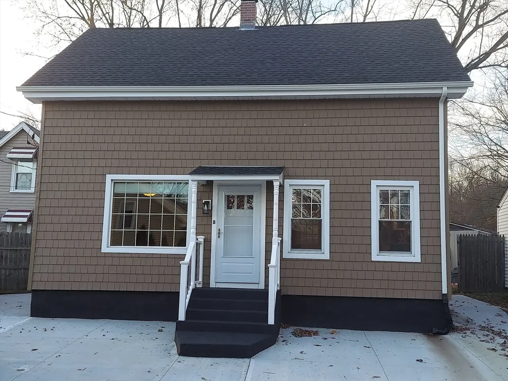 8 Phillips St, Attleboro