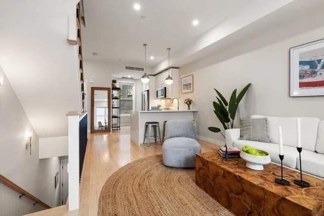 174 Fisher Ave, Mission Hill