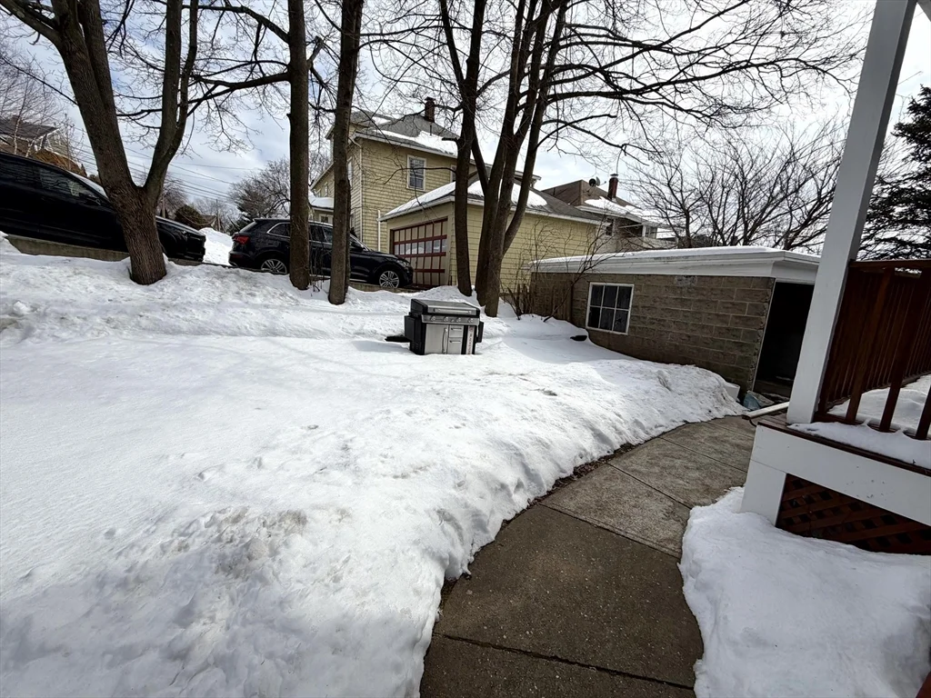 31 Oakley Rd, Watertown