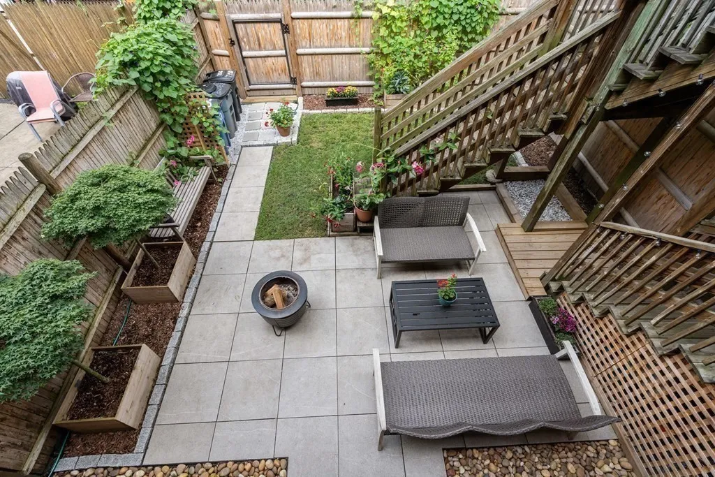 256 E St, South Boston