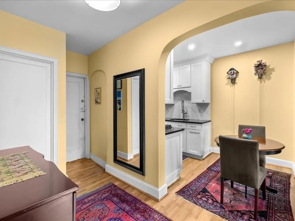 228 Commonwealth Ave, Back Bay