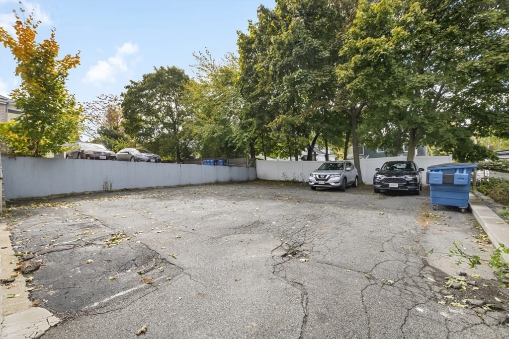 11 Columbia Rd, Wakefield