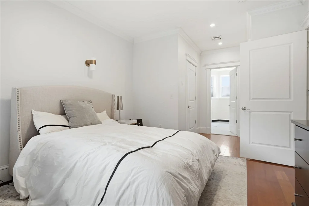 17 Gates, South Boston