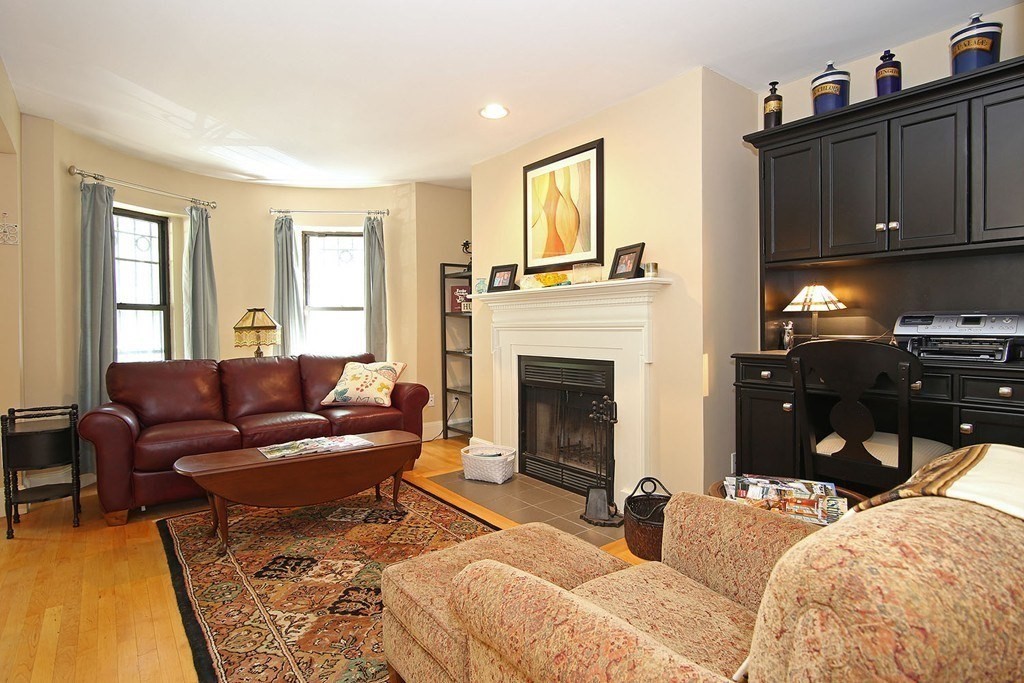 211 W Newton St, South End