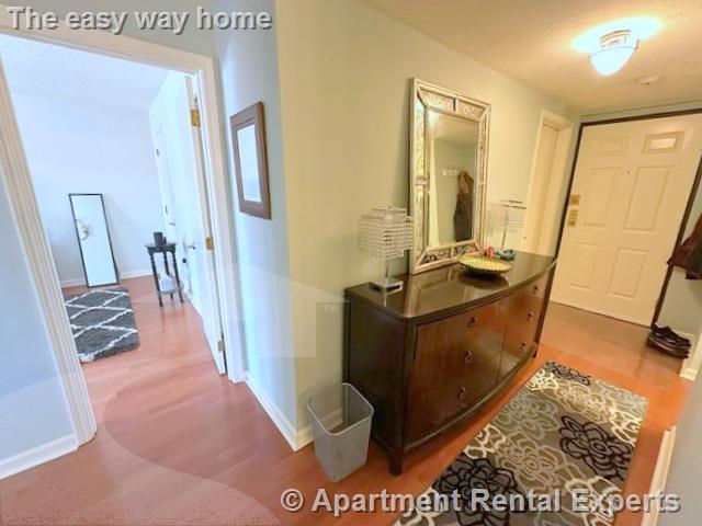 100 High St, Medford Square