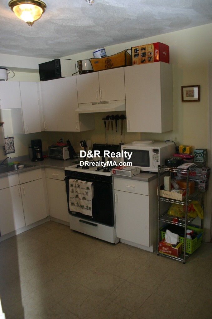 2 bed, 1 bath apartment for rent at 647 Cambridge St Unit 3, East Cambridge — photo 3 of 4