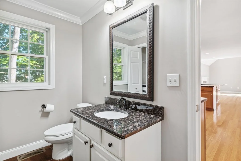 19 Benjamin Ln, Reading