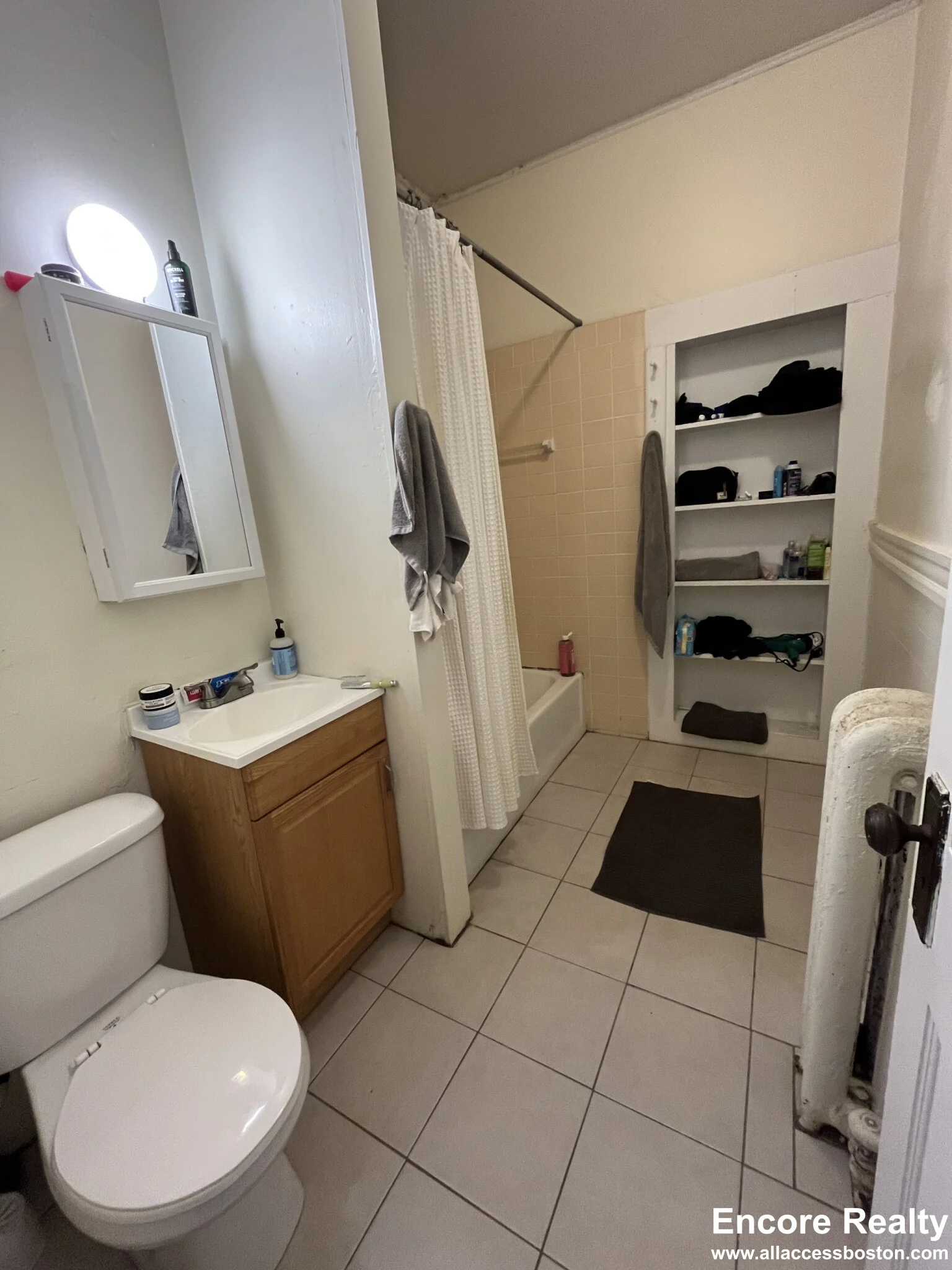 376 Riverway, Mission Hill