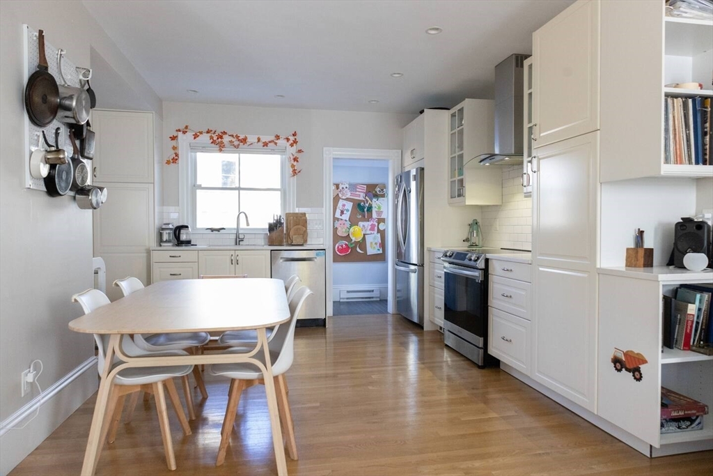 21 Edge Hill St, Jamaica Plain