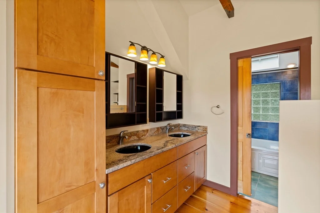 35 Merrimac, Amesbury