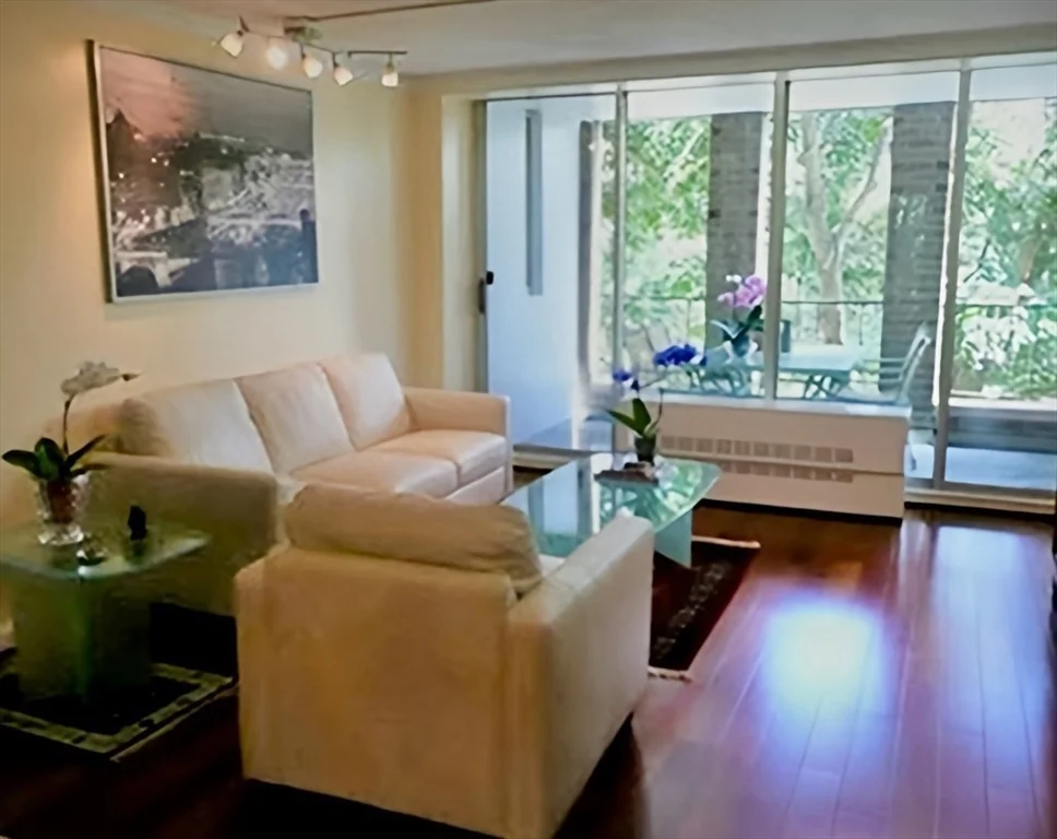 33 Pond Ave, Brookline Village