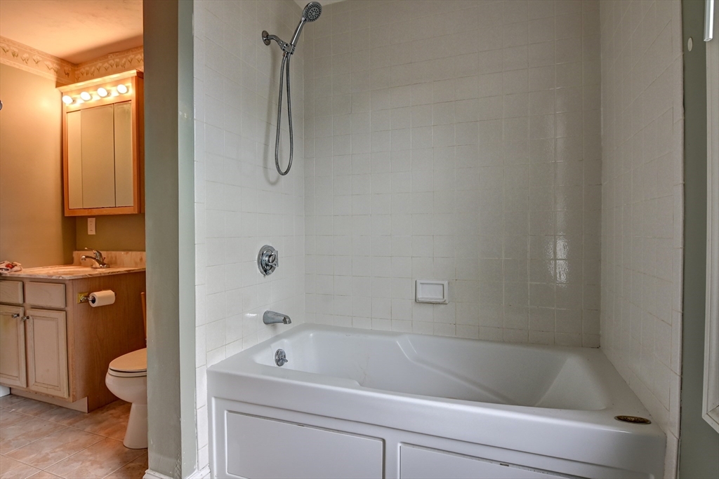 3 bed, 2 bath apartment for rent at 31 Westford St Unit 31, Quincy — photo 11 of 19