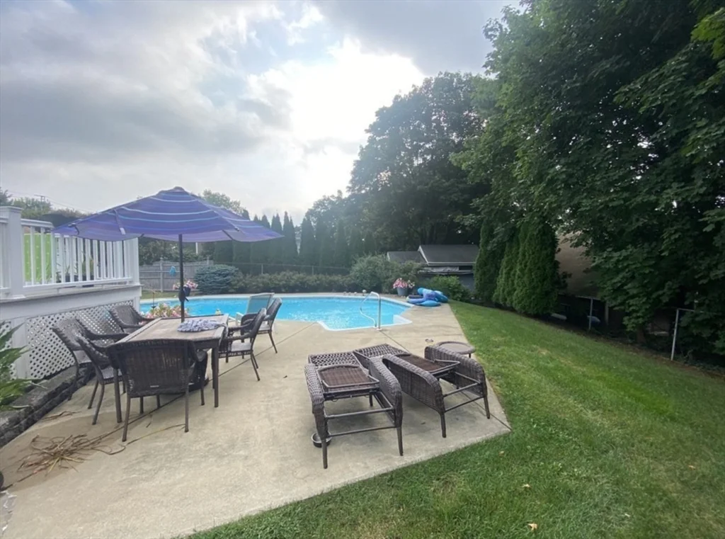 7 Cleveland Rd, Peabody