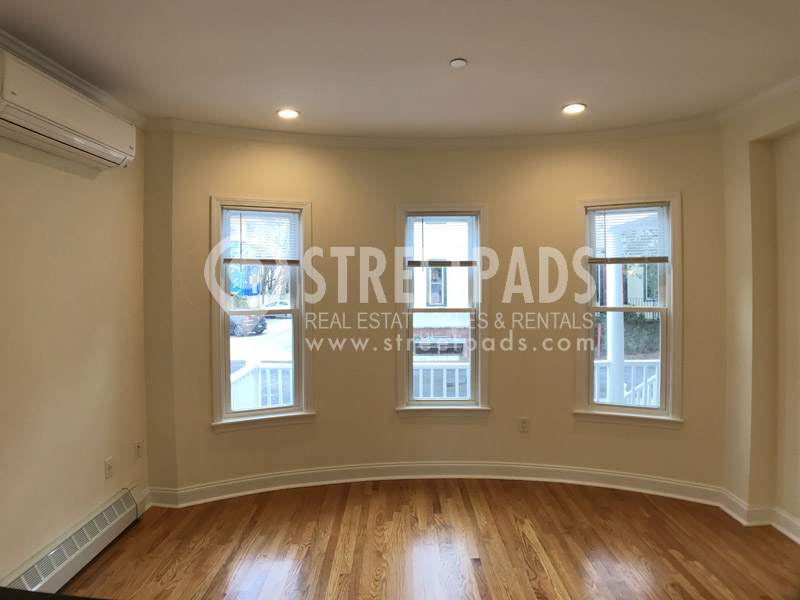 1 Langdon Sq, Neighborhood Nine