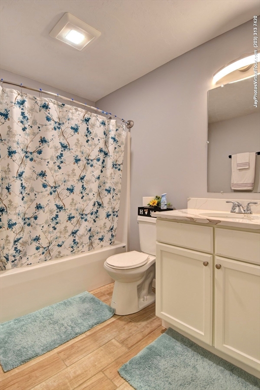 110 Apricot St, Webster Square