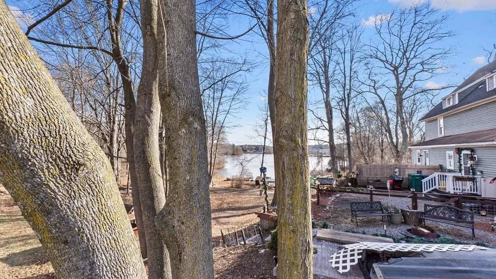 6 Crescent St, Whitinsville