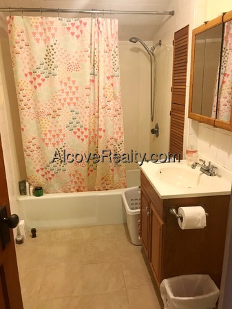 40 Alfred Rd, Arlington