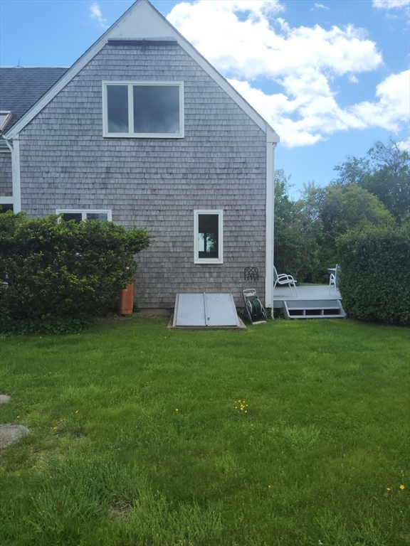 588 River Rd, Acoaxet