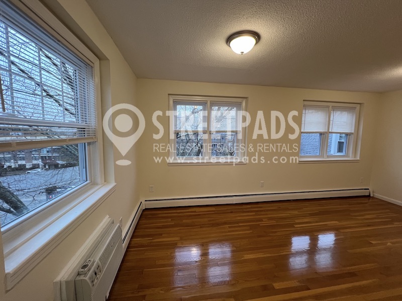 2018 Commonwealth Ave, Brighton