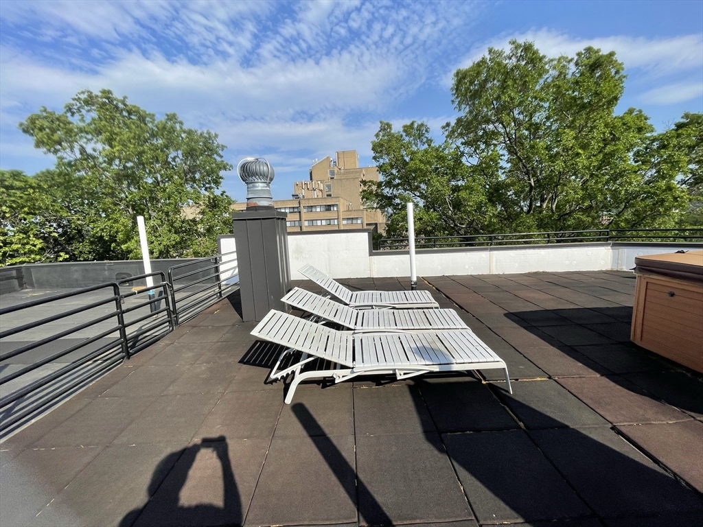 1933 Commonwealth Ave, Brighton