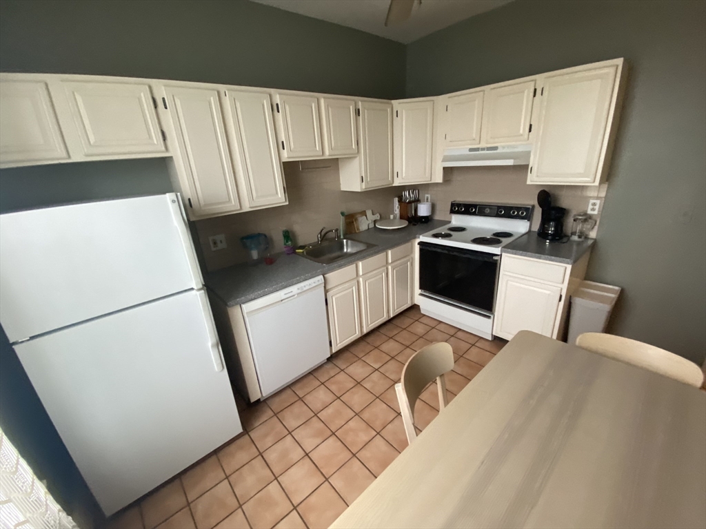 367 Somerville Ave, Prospect Hill