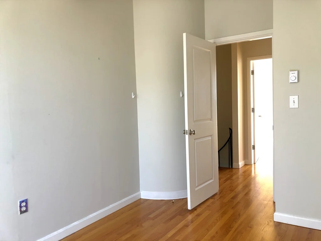 12 Stoneholm St, Fenway