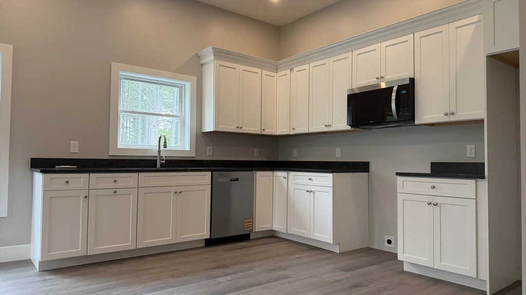 251 Sladen St, Dracut
