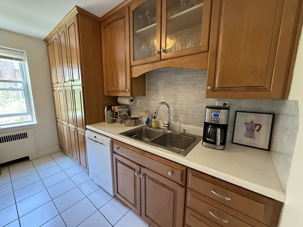 395 Broadway, Mid-Cambridge