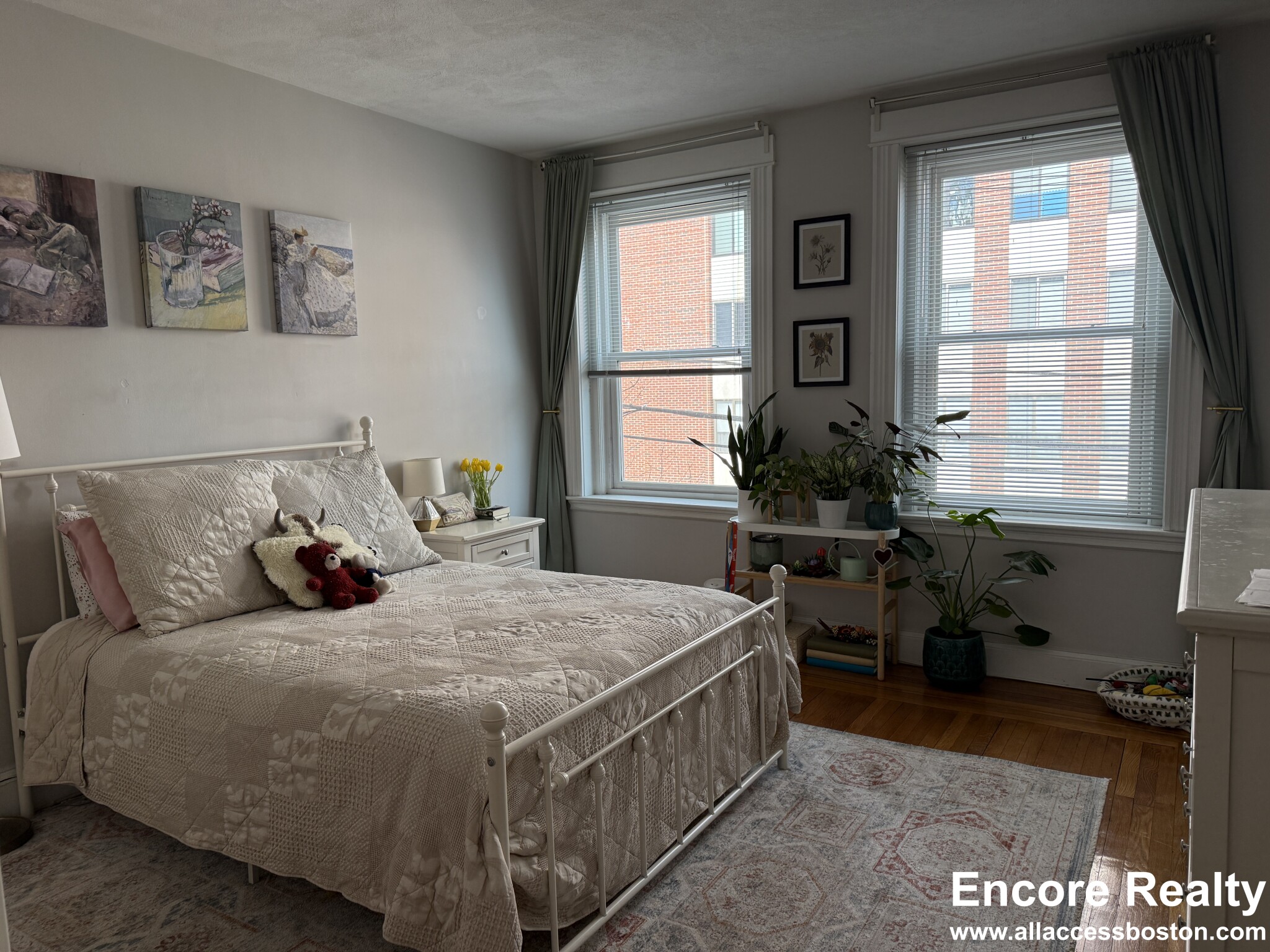 33 Stearns Rd, Coolidge Corner