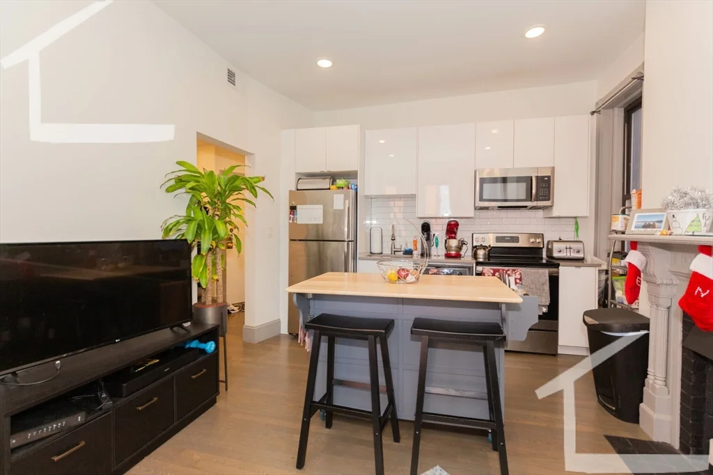 11 Belvidere St, Back Bay