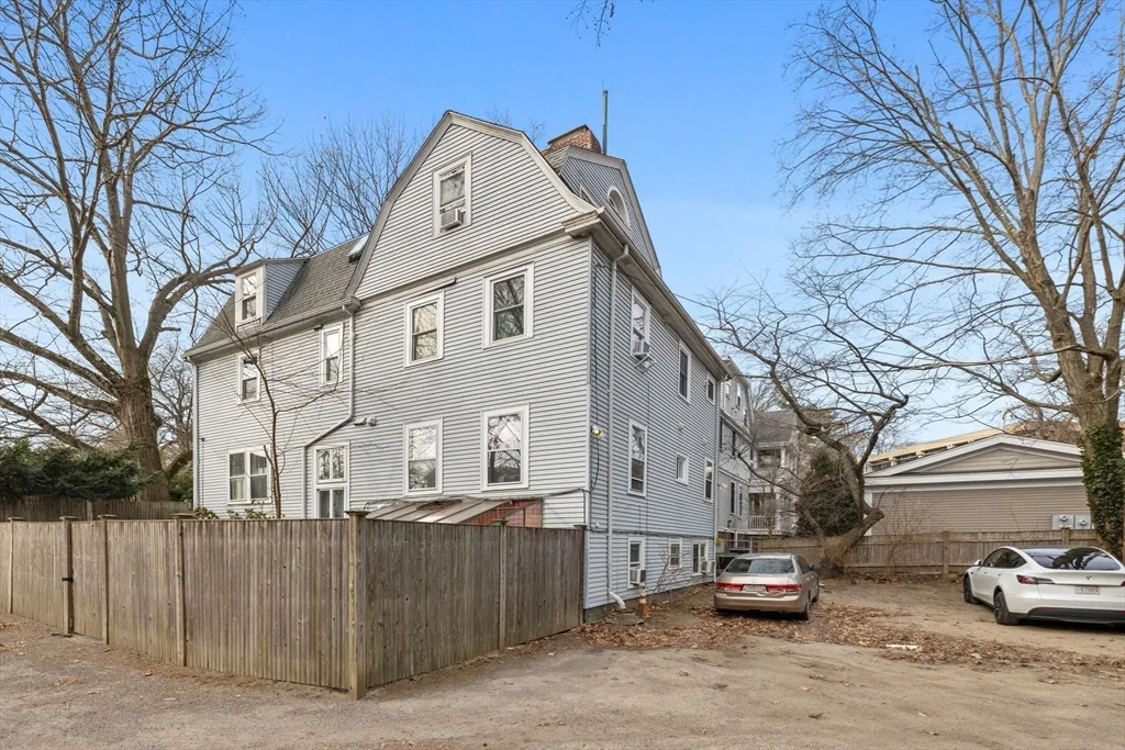 41 Concord Ave, Neighborhood Nine