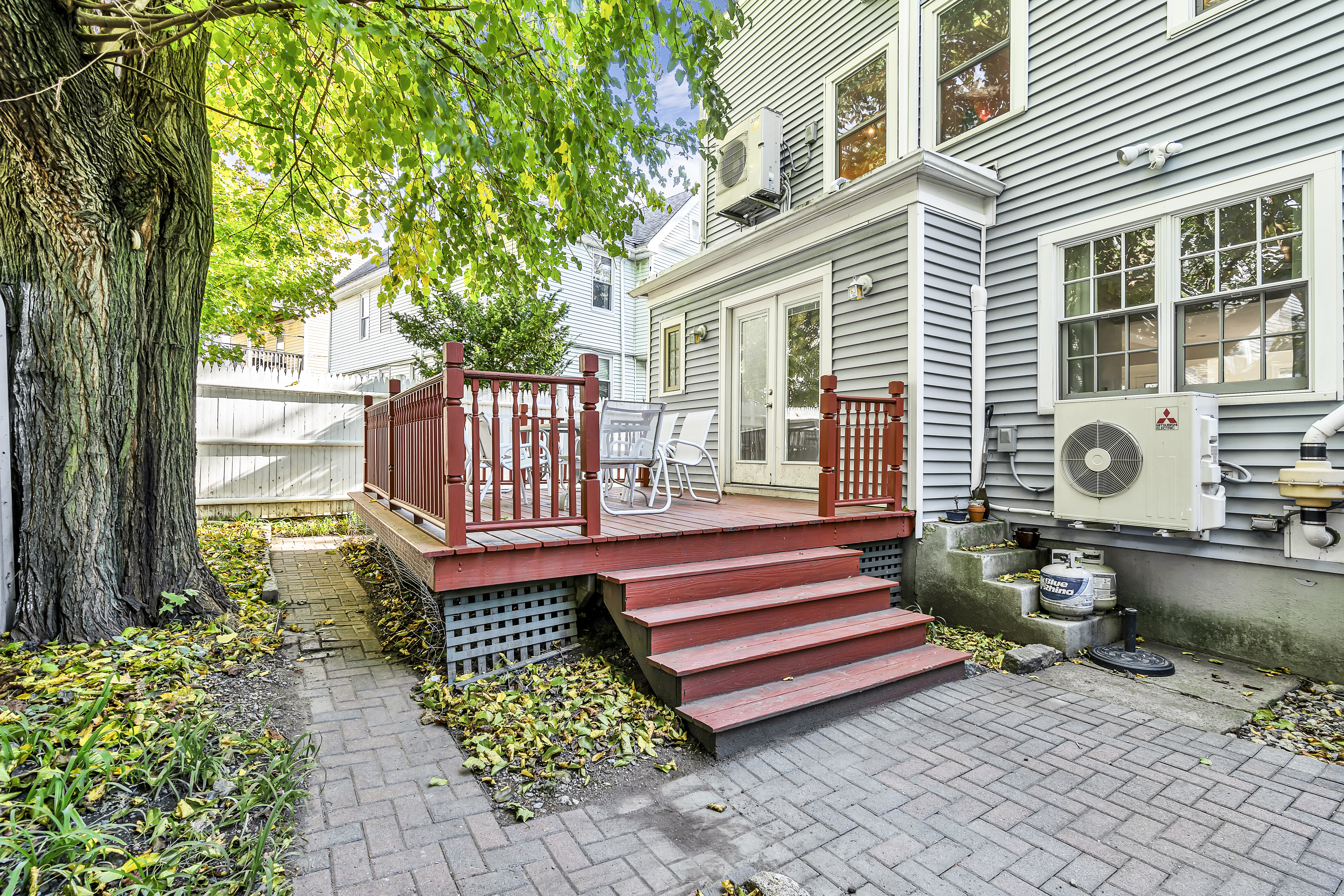 4 bed, 2.5 bath apartment for rent at 12 Bradbury St Unit 12, Allston — photo 28 of 30